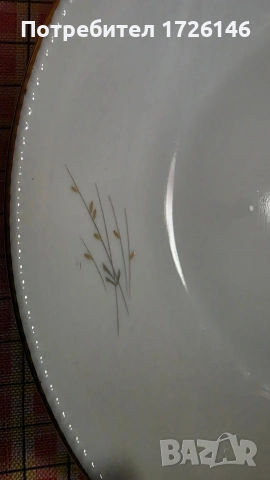 Порцеланова чиния със златен кант Hackefors Porslin Sweden., снимка 7 - Чинии - 54044167