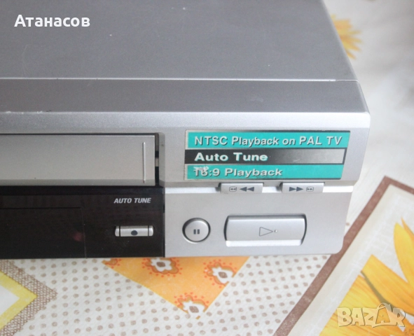 JVC HR-V500 повредено за части или ремонт, снимка 3 - Плейъри, домашно кино, прожектори - 52162850