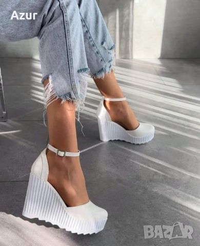 сандали на платформа 