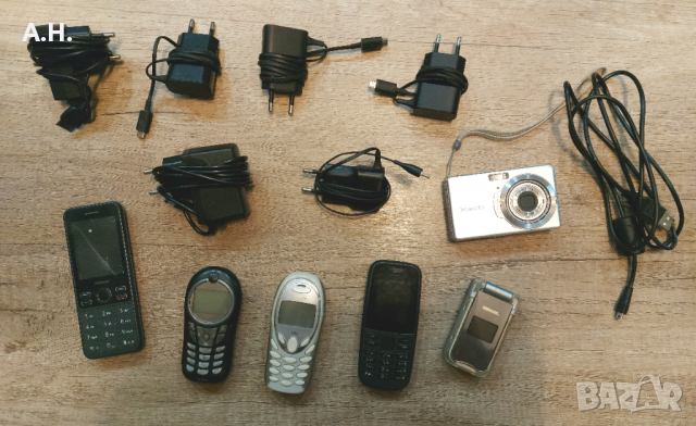 Стари телефони и зарядни за ремонт или за части.
