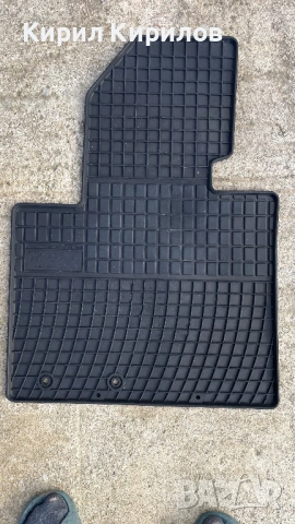 Гумени стелки за Кия Соренто ХМ 2 генерация / Kia Sorento XM II генерация , 2010-2012, снимка 2 - Аксесоари и консумативи - 53208048