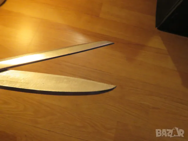 Солидна професионална шивашка ножица с отличен ряз за шивачи и ценители  шивач, снимка 5 - Антикварни и старинни предмети - 49633793