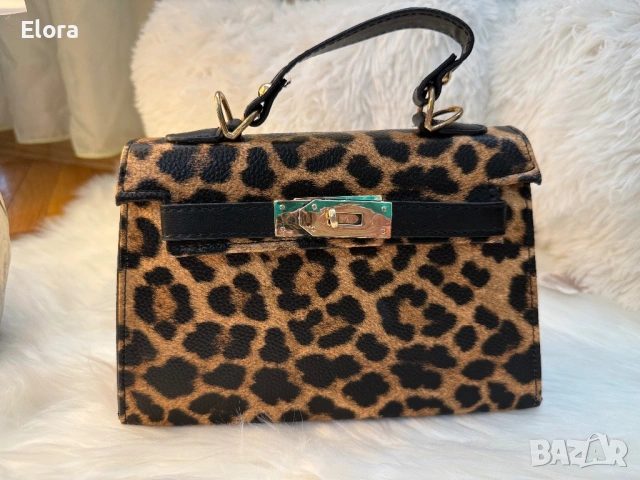 Дамска чанта, снимка 2 - Чанти - 54209424