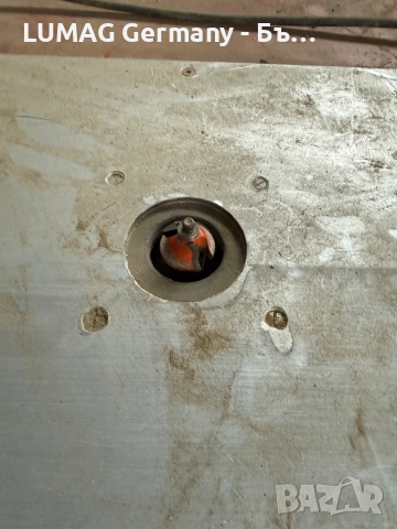 Обер фреза Makita с маса, снимка 2 - Други инструменти - 53726431