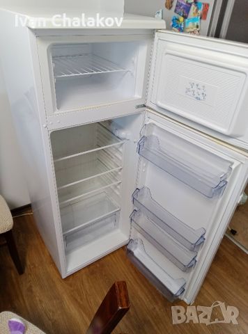 хладилник с фризер , снимка 5 - Хладилници - 45451612