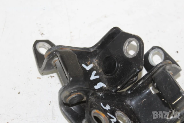 Панта врата задна лява Мазда 3 2008 2.3i 158hp Mazda 3 седан, снимка 2 - Части - 51225492