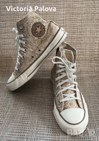 Скъпи златисти кецове CONVERSE оригинал