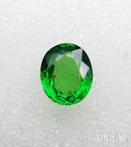 Цаворит Гранат - 1.52кт,Vivid Green,нетретиран!Сертификат+Оценка!Нов, снимка 4 - Колиета, медальони, синджири - 43907700