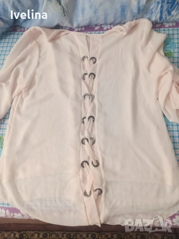 Дамска кремообразно-прасковена блуза