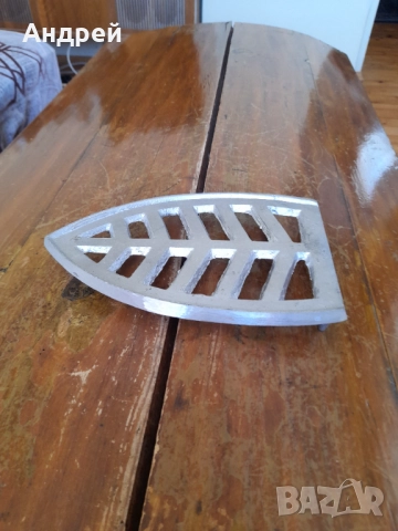 Стара поставка за ютия #9, снимка 2 - Други ценни предмети - 52064869