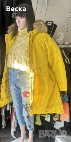 Продавам дълго зимно дамско яке в жълт цвят, снимка 4 - Якета - 51133167