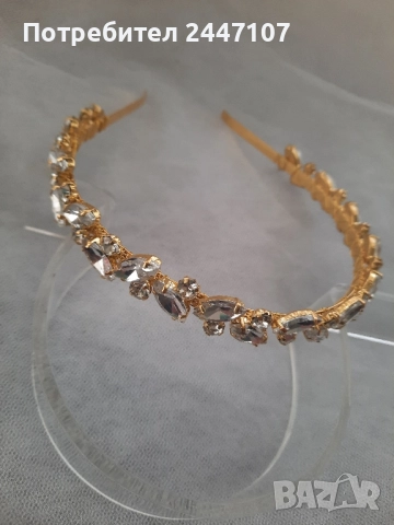 Диадема със стъклени кристали, снимка 4 - Аксесоари за коса - 51611305