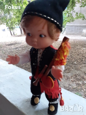 Стара гумена кукла в носия с гайда, снимка 4 - Антикварни и старинни предмети - 53464437