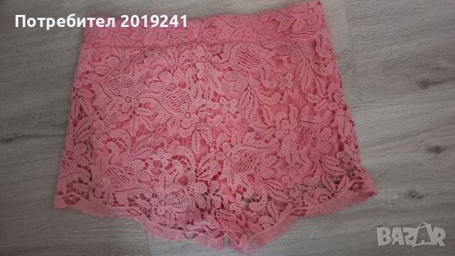 Розови дантелени къси панталони Forever 21, снимка 2 - Къси панталони и бермуди - 45804608