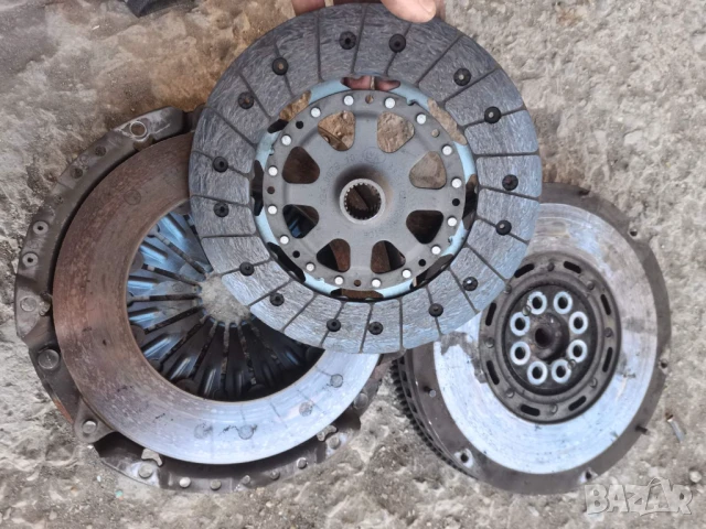 съединител маховик Пасат 5.5 5ск 2.8 4х4 VW PASAT PASSAT suedinitel mahovik 2.8 193 4MOTION