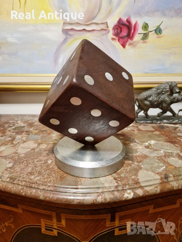 Уникална голяма антикварна английска фигура статуетка зар