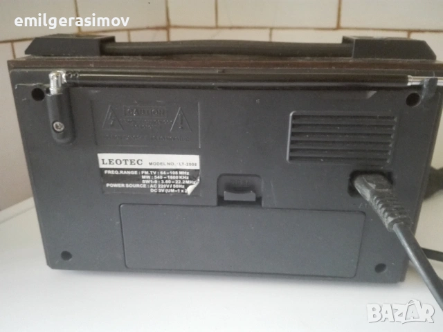  Радио GRUNDIG RF-150 , Радио LEOTEC и уокмен Tevion ., снимка 13 - Антикварни и старинни предмети - 51096483