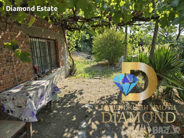 Двуетажна къща в село Ценово, общ. Чирпан, снимка 2 - Къщи - 46832995