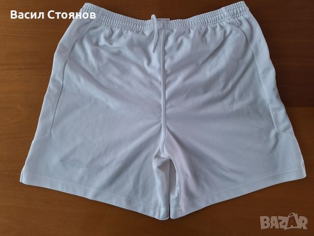 Футболни шорти Umbro - Размер L, снимка 3 - Футбол - 46721938