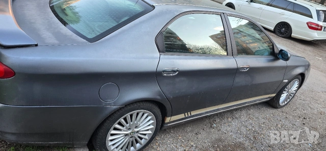 Алфа Ромео 166 2.4jtd 2007г., снимка 4 - Автомобили и джипове - 54219101