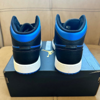 Кецове Air Jordan 1 MID 37,5, снимка 4 - Кецове - 44960347