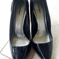 Страхотни черни лачени остри обувки на висок ток за повод, 38 н, снимка 2 - Дамски обувки на ток - 45381836