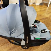 Стол за кола Maxi-Cosi Pebble 360 и База FamilyFix 360 0-15 м., снимка 1 - Столчета за кола и колело - 45864425