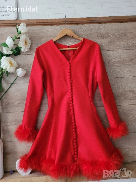 Червена рокля с естествени пера, снимка 1