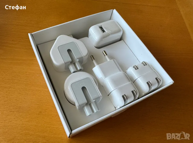 Apple World Travel Adapter Kit , снимка 1