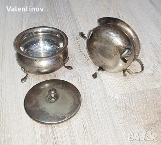 Две малки посребрени кана и захарница, снимка 3 - Антикварни и старинни предмети - 53426486