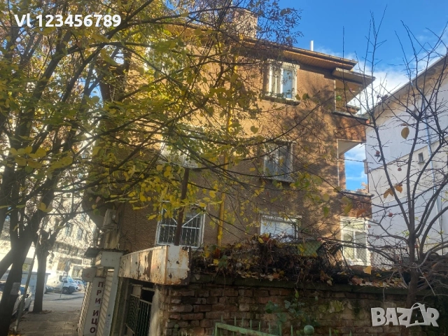 Собственик продава самостоятелен етаж за ремонт в Пловдив, Каменица 1, снимка 11 - Апартаменти - 53936648