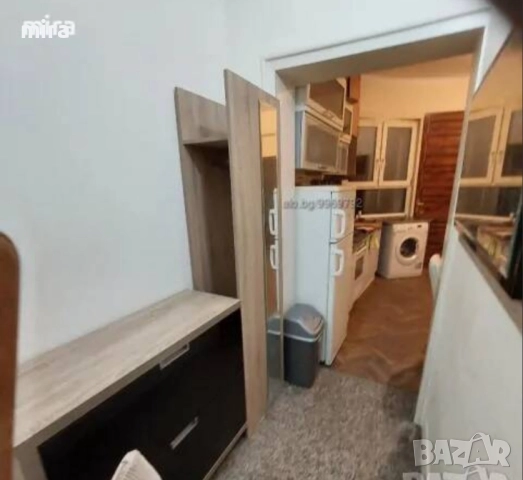 Обзаведена стая със собствена баня за момиче / студентка в Център до метро Сердика, снимка 8 - Стаи под наем - 52360786