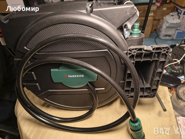 Автоматичната стенна макара за маркуч Parkside 25 метра, снимка 2 - Напояване - 52920660