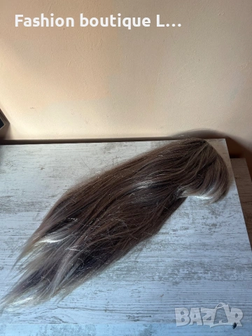 Перука с бретон в сребристо сив цвят с бели връхчета ❤️