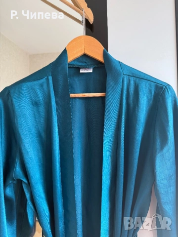 Сатенен халат в цвят петрол с черна дантела 🖤, снимка 4 - Бельо - 53697786