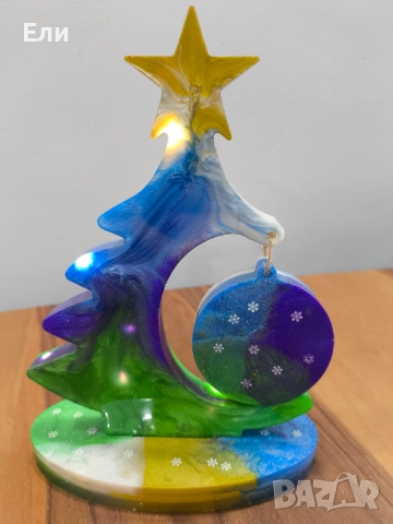 Ръчно изработена светеща елха за декорация и празнично настроение