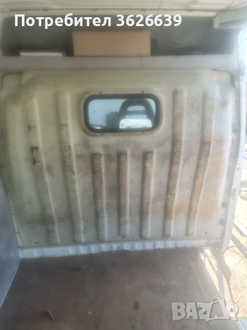 Продавам преграда за микробус с прозорче