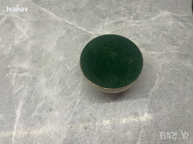 Винтидж метален свещник с гравирани мотиви, снимка 3 - Антикварни и старинни предмети - 54158584