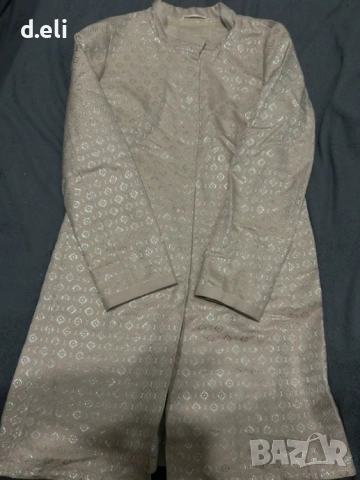 Уникат! Max Mara Original Size M  Елегантно луксозно манто, снимка 3 - Палта, манта - 52428565