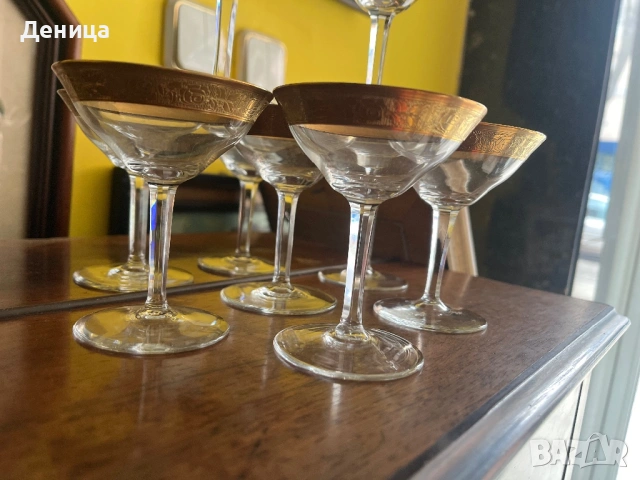 Обожавам ги 🥰 Бонбонски кристални чаши с любима форма и широк,гравиран златен кант и във вътрешност, снимка 5 - Чаши - 53742606