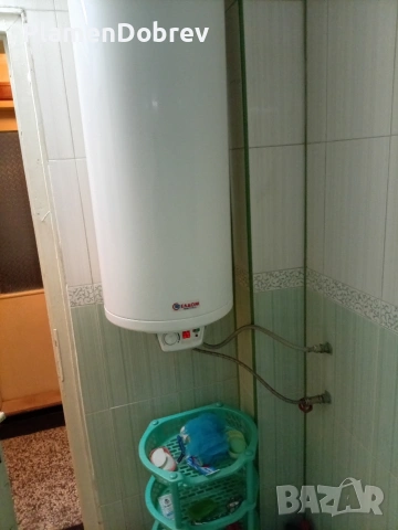 продавам апартамент 120кв на улица Тридесет и първи полк на 4 от 5 етажна сграда няма асансьор 