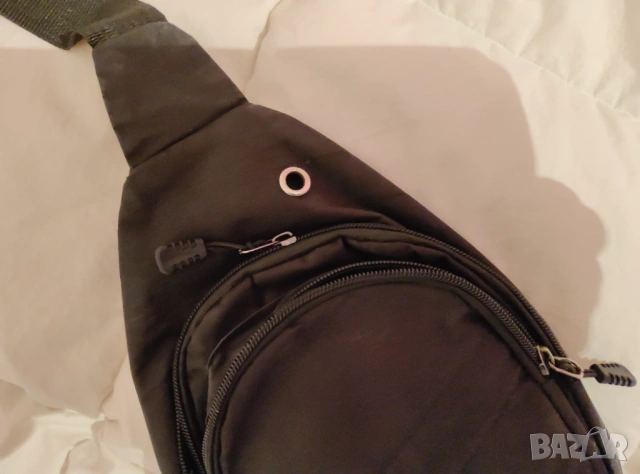 Giorgio Armani мъжка чанта за гърди, снимка 3 - Чанти - 53189627