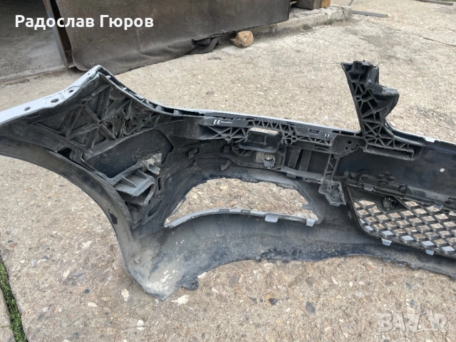 Оригинална предна броня Mercedes W204 Facelift, снимка 5 - Части - 51954415
