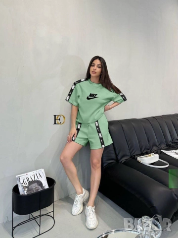 дамски екипи nike versace, снимка 2 - Спортни екипи - 51456377