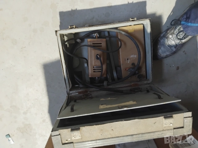 Дървена кутия с инструменти , снимка 2 - Куфари с инструменти - 53186310