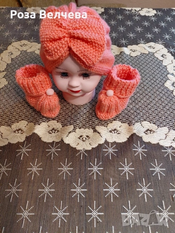 Ръчно плетен бебешки комплект, снимка 6 - Комплекти за бебе - 53436697
