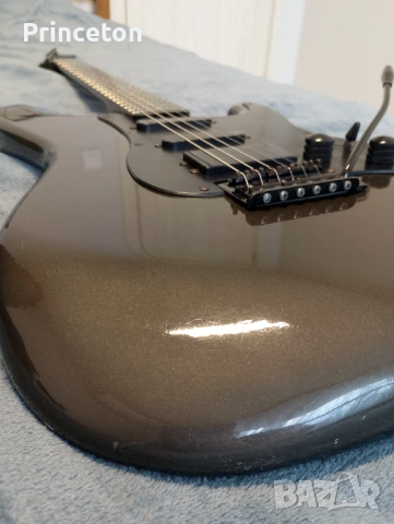 Продавам корейска електрическа китара. , снимка 5 - Китари - 53451658