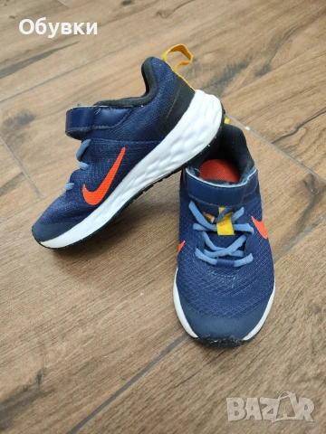 Маратонки Nike Revolution, снимка 3 - Детски маратонки - 53938363