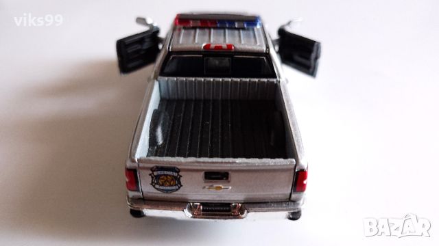 Chevrolet Silverado 2014 Police Pick-Up Truck 1:46, снимка 4 - Колекции - 45295548