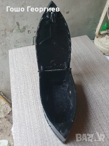 Стара чугунена ютия , снимка 3 - Антикварни и старинни предмети - 54229875